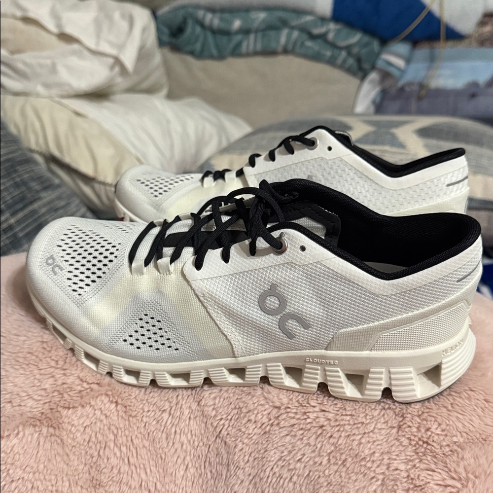 NWOB - On Running White and Black Athletic Shoes - Women’s size 9
